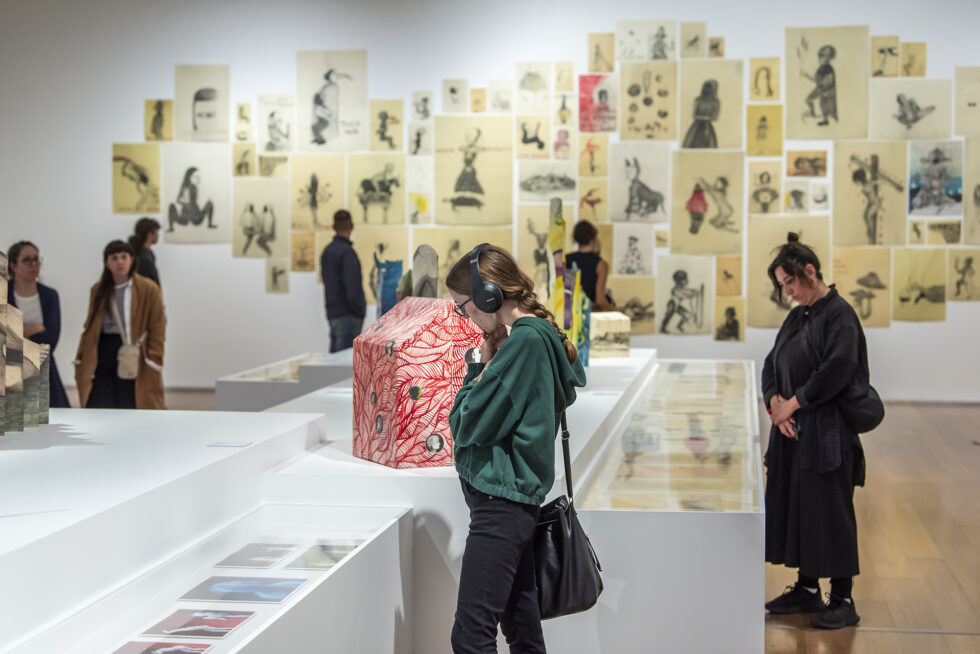 Sandra Vásquez de la Horra, Los volcanes despiertos, 10.04. — 28.07.25, Sala 3, Nivel 1. Foto: © Santiago Ortí / Museo de Arte Latinoamericano de Buenos Aires Malba