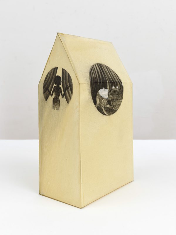 Develando, Sculpture on Paper, 2017, 46,5 x 26,5 x16,5 cm